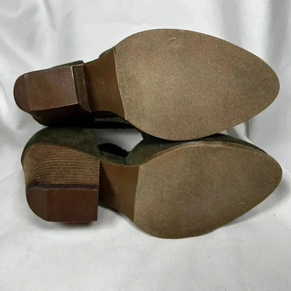 C. Est 1946 Olivine Size 8 Boots Suede Ankle Green Strap - Picture 9 of 10